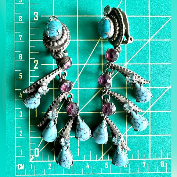 Vintage clip on rhinestone dangle earrings turquoise and purple rhinestones - Picture 9 of 9
